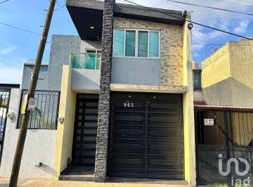 Casa · 110m² · 3 Recámaras · 1 Estacionamiento · Casa en Venta Camichines Tlaquepaque