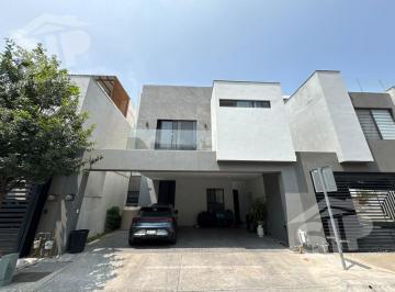 Casa · 120m² · 3 Recámaras · 2 Estacionamientos · Casa de 3 Plantas en Venta Privalia Cumbres Dominio Cumbres