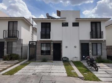 Casa de 3 habitaciones, Tlajomulco de Zúñiga · Casa en Venta en Cortijo de San Agustin