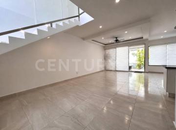 Casa · 266m² · 3 Recámaras · 2 Estacionamientos · Casa en Renta Aqua Residencial | Av Huayacán | Cancún
