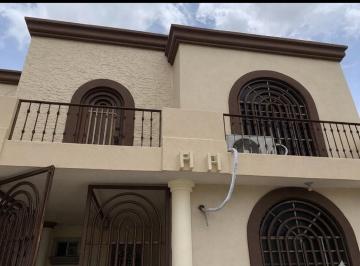 Casa de 5 habitaciones, Matamoros · Casa en Venta en Quinta Real | 5 Recámaras | Esquina