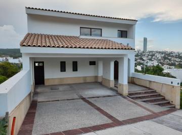 Casa 296m² Renta Fraccionamiento Zanda · Casa en Renta Zanda Residencial Leon Gto Zona Norte. Casa con 4 Recámaras, Una en Planta Baja.
