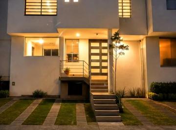 Casa en condominio · 1m² · 3 Recámaras · 3 Estacionamientos · Hermosa Casa en Renta en Conjunto Residencial con Vigilancia