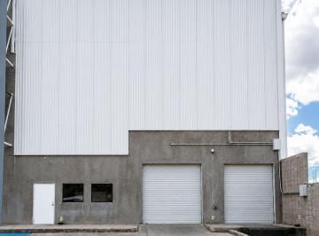 1b98983f716a796ba72ee5bcf1be4841e2990d1897d17d55f91a66230d7d4bff · Bodega Industrial con Andenes en Renta