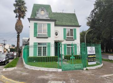 Casa · 295m² · 3 Recámaras · 2 Estacionamientos · Casa Estilo Europeo