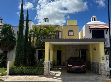 Casa · 168m² · 3 Recámaras · 2 Estacionamientos · Casa en Venta en Cancún con 3 Recámaras con 3 Baños Completos