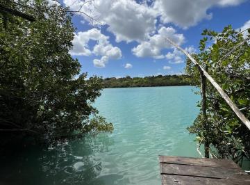 Terreno / Lote · 1731m² · Terreno en Venta Frente a La Laguna de Bacalar