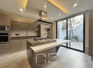 Casa · 212m² · 3 Recámaras · 3 Estacionamientos · Casa en Venta en La Vista Queretaro