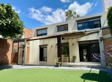 Casa · 402m² · 3 Recámaras · 4 Estacionamientos · Casa en Venta @ Momoxpan (Camino Real a Cholula - Momoxpan)
