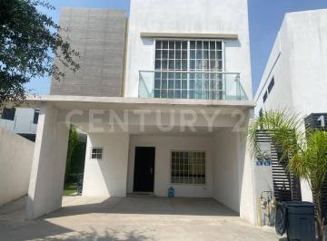 Casa · 161m² · 3 Recámaras · 2 Estacionamientos · Casa en Renta con Paneles Solares en Cumbres Provenza, García, Nuevo León