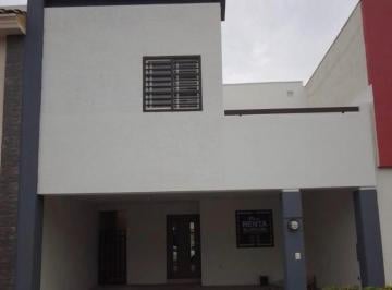 1 · Ofrezco en Renta Casa en Puerta de Hierro, Monterrey con Jardín y Estacionamiento