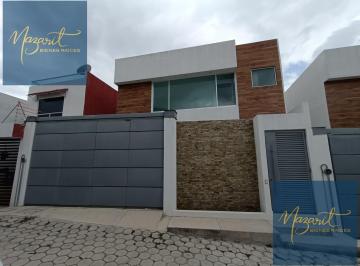 Casa · 150m² · 3 Recámaras · 2 Estacionamientos · Casa en Venta con 3 Recamaras, 3 Baños Completos y Roof Garden en Acuitlapilco, Tlaxcala.