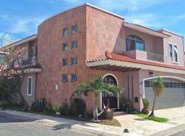 Casa · 297m² · 4 Recámaras · 3 Estacionamientos · Casa en Venta en Residencial Lomas del Sol 4 Recamaras y Alberca