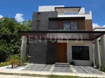 Casa · 320m² · 4 Recámaras · Venta de Hermosa Residencia en Via Cumbres Dm0726