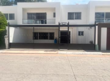 Casa · 211m² · 3 Recámaras · 2 Estacionamientos · Casa de Renta en Fracc. Privado Balcon de Tapias - (4)