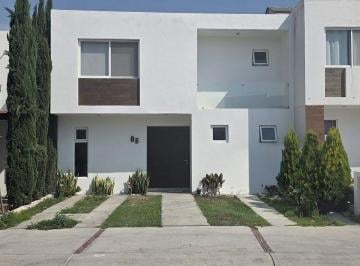 Casa de 3 habitaciones, Corregidora · Casa en Venta en Cañadas del Arroyo, Corregidora. con 3 Habitaciones, Precio de Oportunidad