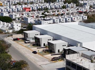 Bodega comercial · 450m² · 3 Estacionamientos · Renta de Bodegas Industrial Sobre Carretera a Chicxulub, Yuc.
