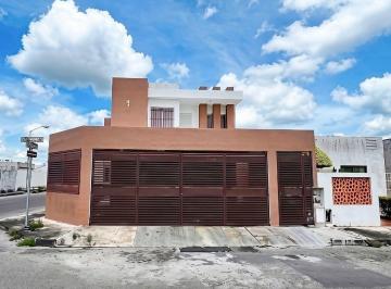 Casa · 198m² · 3 Recámaras · 2 Estacionamientos · Casa en Venta en Las Américas, Mérida Yucatán (Eb - Wb4227)