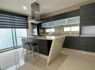 Casa · 265m² · 3 Recámaras · 2 Estacionamientos · Casa en Renta en Luxury Providencia