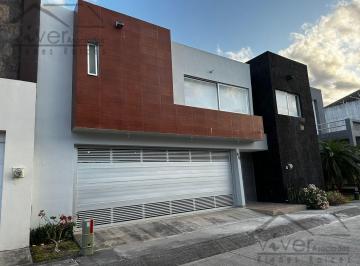 Casa · 240m² · 3 Recámaras · 2 Estacionamientos · Casa - Fraccionamiento Las Palmas