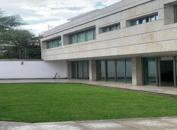 Casa de 6 habitaciones, Coyoacán · Venta de Casa con Jardín, Hasta 6 Habitaciones en Fraccionamiento Privado.