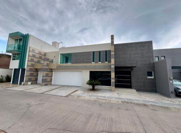 Casa de 3 habitaciones, León · Casa en Renta en Lomas del Refugio León Guanajuato