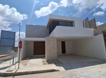 Casa · 220m² · 3 Recámaras · 2 Estacionamientos · Casa Venta Chichi Suarez