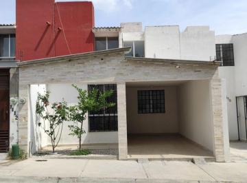 Casa · 160m² · 3 Recámaras · 1 Estacionamiento · Casa en Venta Loma Real Queretaro Cerca Av de La Luz