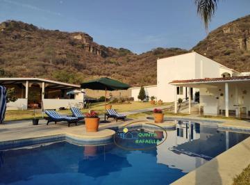 Casa de 4 habitaciones, Tlayacapan · Casa de Campo en Venta con Alberca, 4 Recámaras y Vista Panorámica a Las Peñas