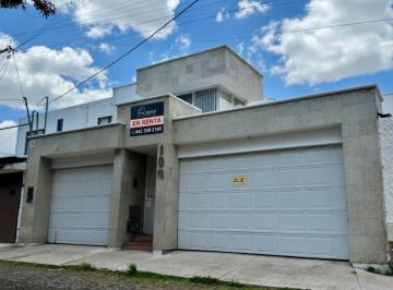 1 · Casa en Renta con Uso Comercial Para Oficinas de 4 Recámaras! a Una Cuadra de Los Arcos.