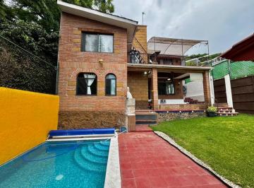 Casa · 240m² · 4 Recámaras · 2 Estacionamientos · Casa con 4 Recámaras y Alberca Al Norte de Cuernavaca