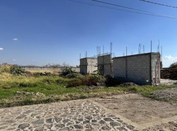 Terreno / Lote · 422m² · 2 Recámaras · 2 Estacionamientos · Terreno en Venta en Jardines de Tlayacapan, Morelos.