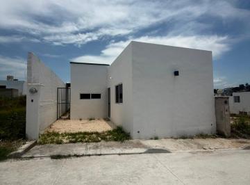Casa · 2 Recámaras · 1 Estacionamiento · Vendo Casa Súper Amplia Completamente Nueva en Residencial La Hacienda (Pomoca) Frente a Kala; Camp