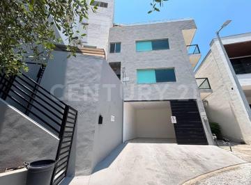 Casa · 250m² · 3 Recámaras · 2 Estacionamientos · Casa en Renta | San Jeronimo | Monterrey, Nl | Amueblada