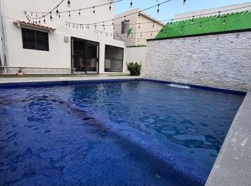 Casa de 4 habitaciones, García · Casa en Venta Dominio Cumbres en Esquina con Alberca y Frente a Parque Samsara