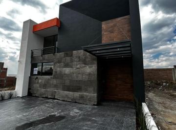 Casa · 4 Recámaras · 3 Estacionamientos · Casa en Zona Altozano Coto del Tecnol. Ogico