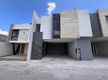 Casa · 126m² · 4 Recámaras · 2 Estacionamientos · Casa Cennet