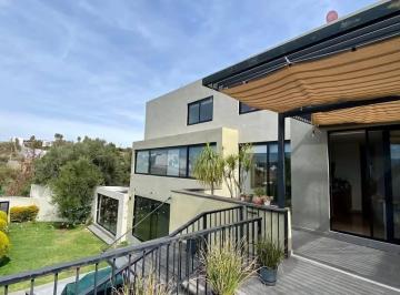 Casa · 480m² · 4 Recámaras · 3 Estacionamientos · Casa Club de Golf La Loma