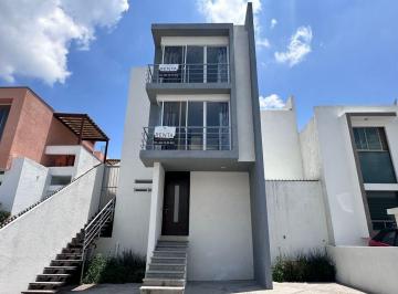 Casa en condominio · 180m² · 4 Recámaras · 3 Estacionamientos · Venta Renta Casa Zibata 4 Recamaras Privada Seguridad Cerca Anahuac