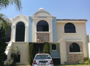 Casa de 4 habitaciones, Zapopan · Hermosa Casa Ubicada en Bugambilias