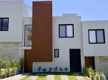 Casa · 121m² · 2 Recámaras · 2 Estacionamientos · Casa Nueva en Renta, Condominio Melodía, Nuevo Refugio, Querétaro, Mtto. Incluido