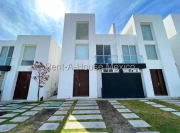 Casa de 3 habitaciones, El Marqués · Casa en Renta de 3 Niveles con Roof Garden y Opción a 4ta Recámara – Zakia, Querétaro