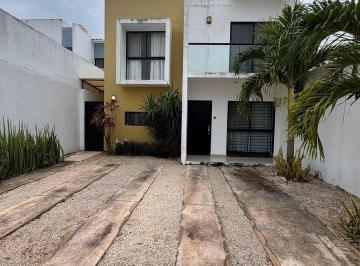 976a400608bbcb39656fa4352ba280edac25731fee46ca0b1d9c57c9a7050eda · Casa en Renta en La Floresta
