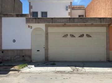 Casa · 180m² · 3 Recámaras · 2 Estacionamientos · Casa en Venta en Roma en Torreon Coahuila