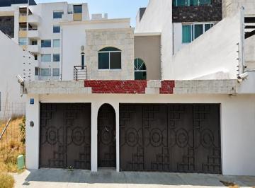 Casa de 4 habitaciones, Querétaro · Casa en Venta en Colinas del Cimatario, Santiago de Queretaro, Queretaro