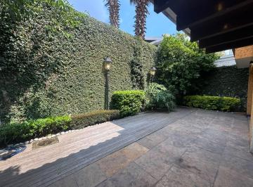 Casa · 290m² · 3 Recámaras · 3 Estacionamientos · Casa Remodelada en Interlomas (Paseo)