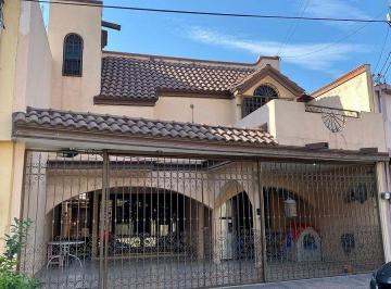 Casa de 4 habitaciones, San Nicolás de los Garza · Casa de 167 m² con 4 Recámaras en Venta en Casa Bella