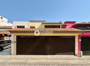 Casa · 300m² · 3 Recámaras · 2 Estacionamientos · Casacasa en Renta en Fraccionamiento Fuentes de Angelópolis, Zona Angelópolis, Puebla.