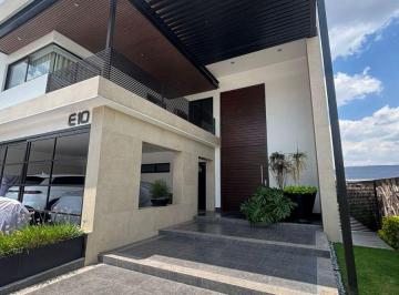 Casa de 4 habitaciones, León · Casa en Venta con 4 Recámaras en El Condominio Xv El Molino Residencial León Guanajuato