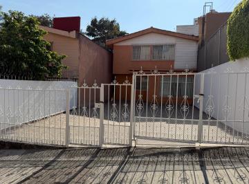 Casa en condominio de 3 habitaciones, Cuernavaca · Casa en Condominio con Alberca en La Pradera, Cuernavaca.